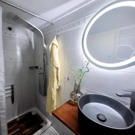 Helios Houses - شقة إياليسوس